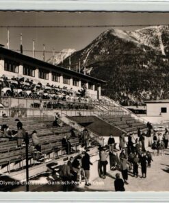 AK Postcard Eislaufen, Garmisch Partenkirchen Olympia Eisstadion Beckert