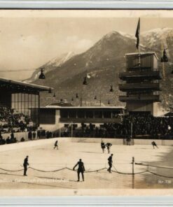 AK Postcard Eislaufen, Garmisch Partenkirchen Olympia Eisstadion Rietzschel