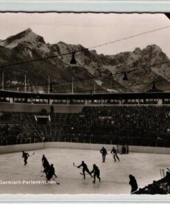 AK Postcard Eishockey, Garmisch Partenkirchen Olympia Eisstadion Bücheler