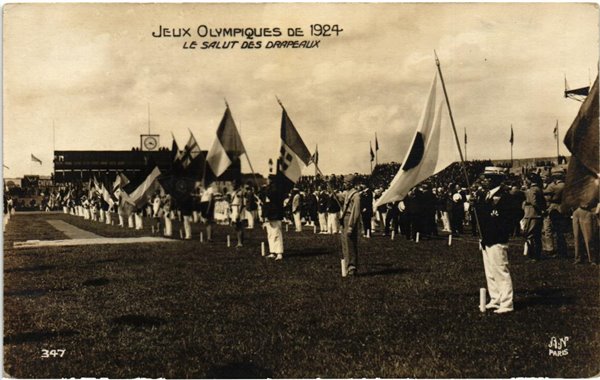 CPA Olympic Jeux olympiques Paris 1924 Salut des Drapeaux AN 347 Olympic Games